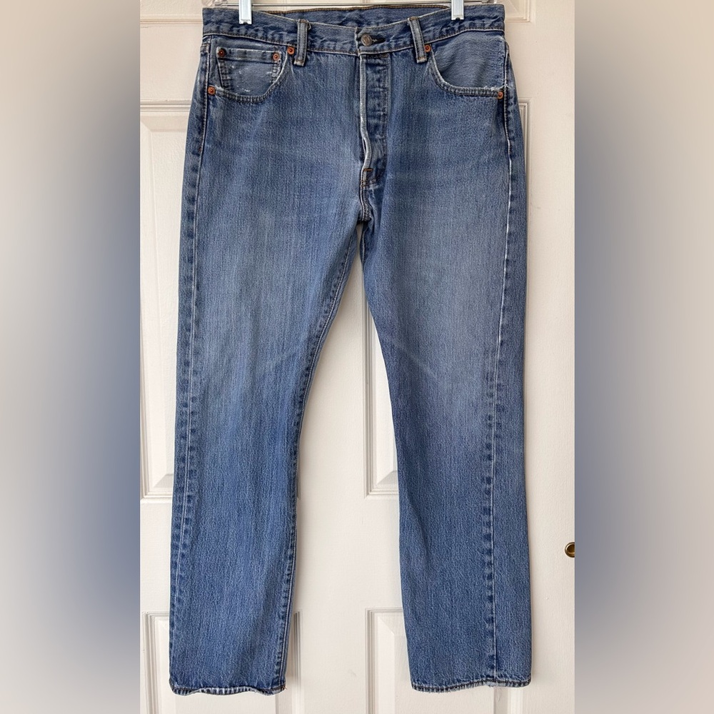 Levi’s 501 Button‎ Fly Jeans Straight Leg Med Wash Size 34x32